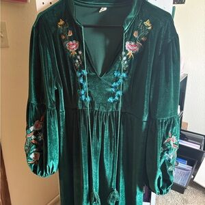 Chic Green Velvet Dress
